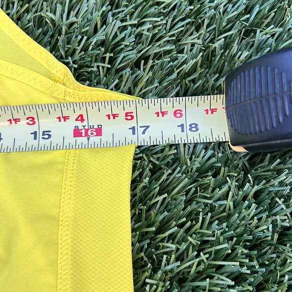 EUC Lululemon Women’s Running Top: Featherweight Singlet in Sizzle - Picture 6 of 8